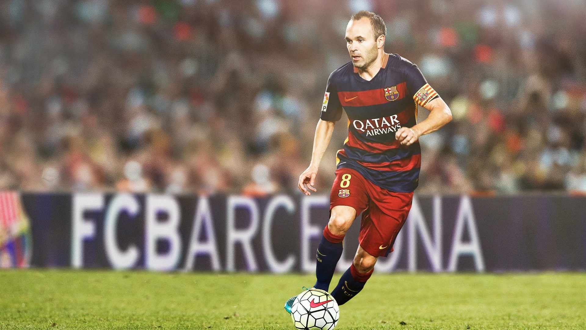 队内友谊赛激烈进行教练观察球员状态调整战术部署