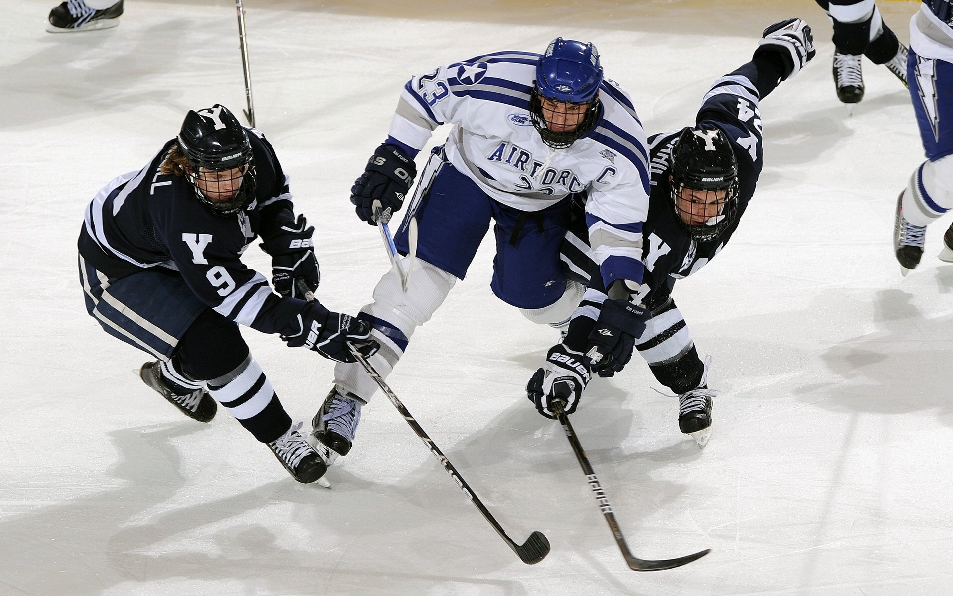 笑容满面！杨瀚森迎来转机！随队征战客场获开拓者认可，杨瀚森这个名字怎么样